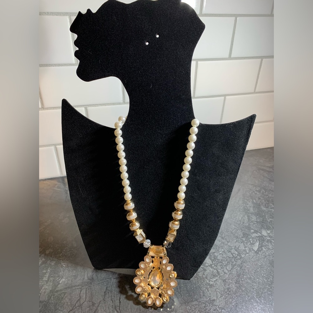 Faux Pearl & Rhinestone Statement Necklace - Picture 2 of 3